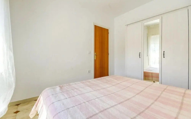 Apartment in Rosas Near Platja de Roses Beach