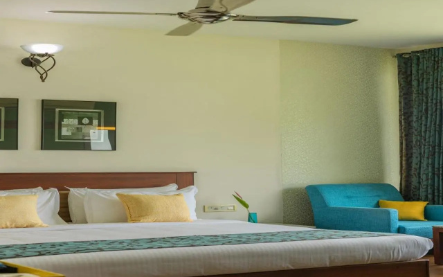 BLUSALZ MANOR Waters Edge Kochi