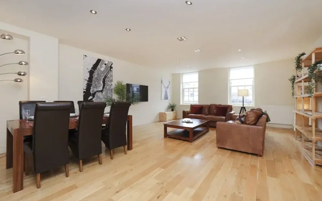 JOIVY Executive 2-Bed Apt With Stunning Roof Terraces