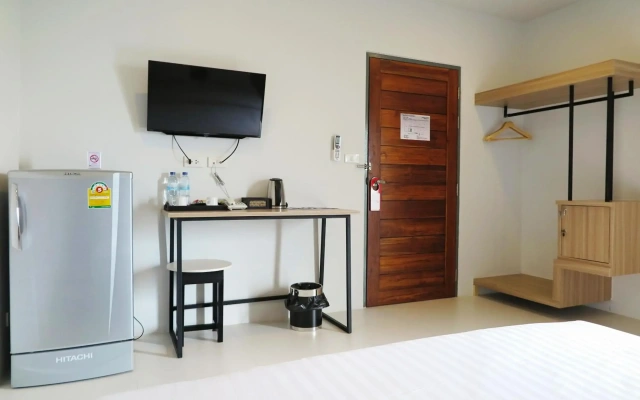 Phuket Marine Poshtel (SHA Plus+)