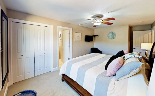 N Pacific Unit 47 - 2 Br Condo