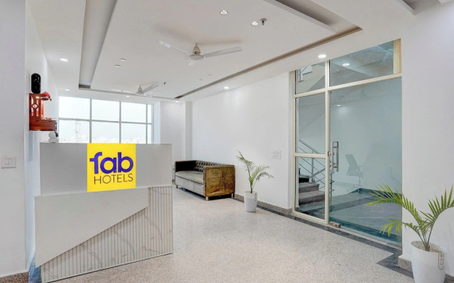 Fabhotel Cozy Stay