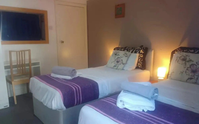 Apartment Sleeps 4 - Garden, Wifi & Free Parking