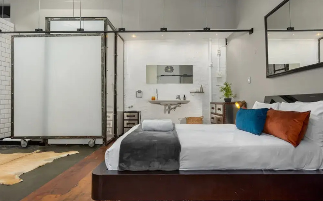 Wolroy House 206