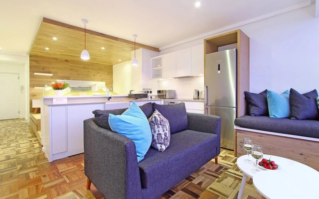 Afribode's Paula's Oceanview Studio