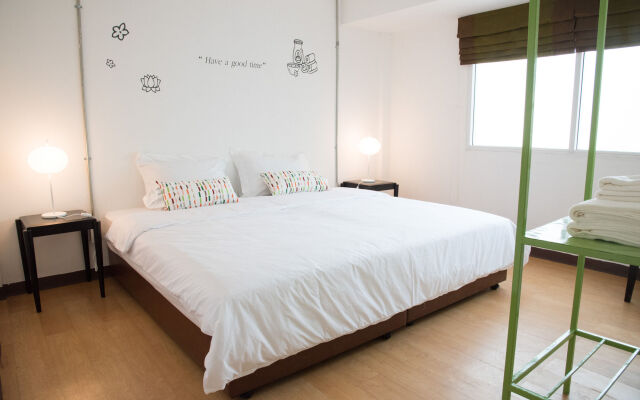 Отель Bed & Body Bangkok Бангкок комната для гостей