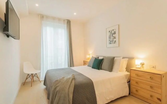 Central & White Apartment by Rent all Como