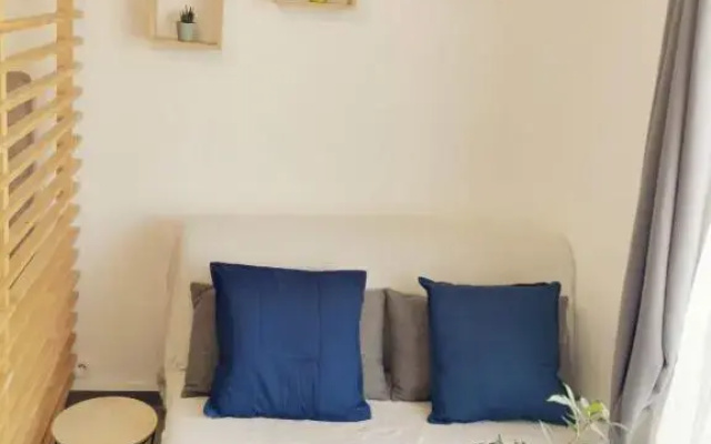 Suite Athéna - Melun gare RER - Balcon et parking