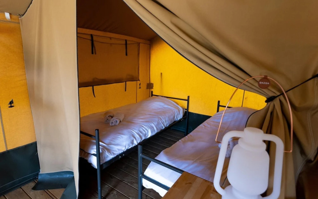 Safari Tent in Heeg by the Marina