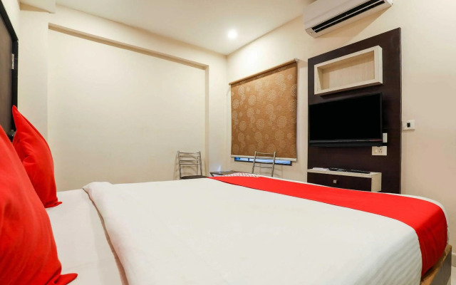 OYO 9804 Hotel SR Residency