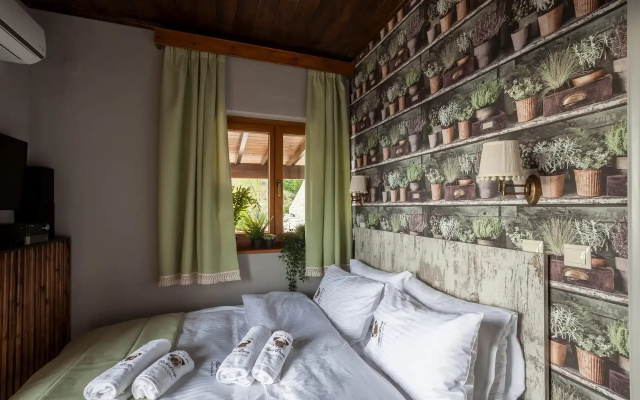 Rock Dandy Deluxe Chalet | Fireplace & Sauna