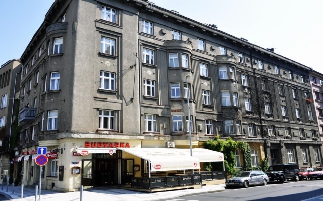 Апартаменты Grus Apartments Prague Прага вид на фасад