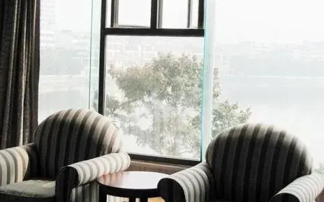 金堂毗河湾酒店