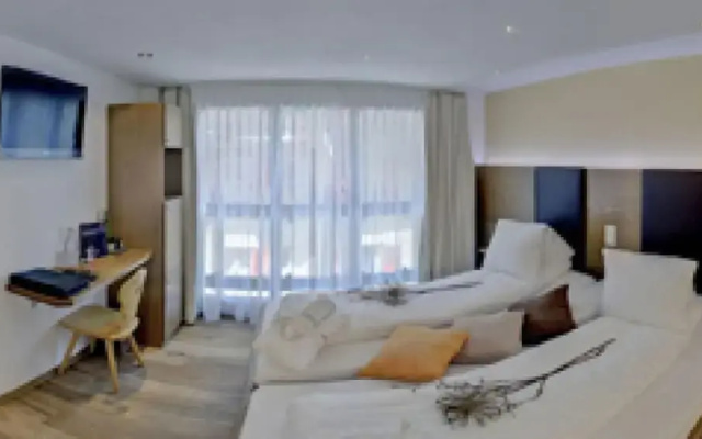 Loftsuite Hotel Saas