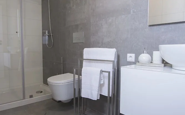 Tear Center Apartments