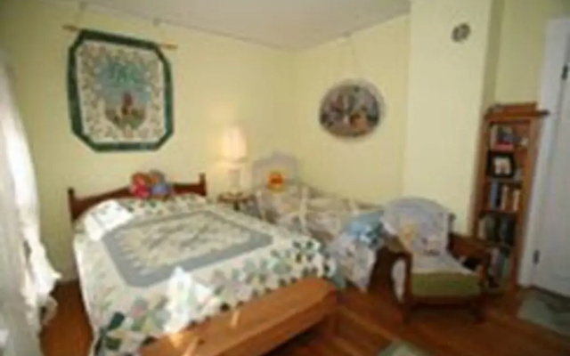 Hugging Bear Inn