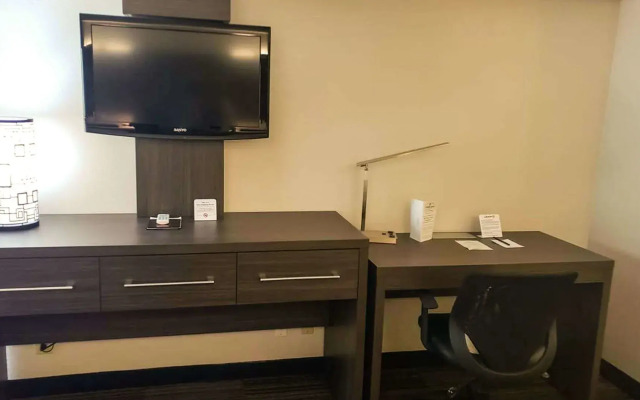 The Alexis Inn & Suites - Nashville Airport