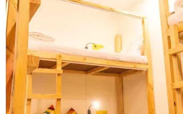 Locomo Hostel Mini - 9 mins from airport