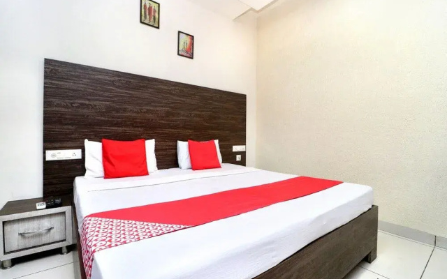 Oyo 37860 Hotel Batra
