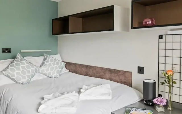 High-end Self-contained Studio