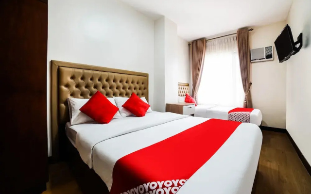 OYO 256 Sakura Suites