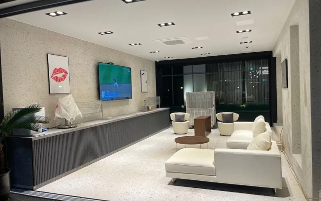 Gorilla Hotel the Wonju