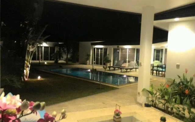 Pearl villa