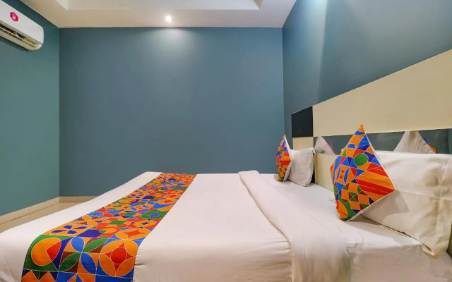 Fabhotel Maxx Inn