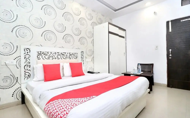 Hotel Sunder By OYO Rooms