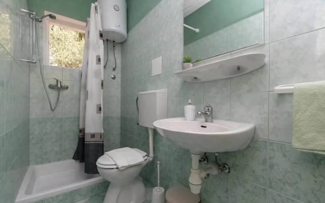 Amazing Home in Gradina With 3 Bedrooms and Wifi