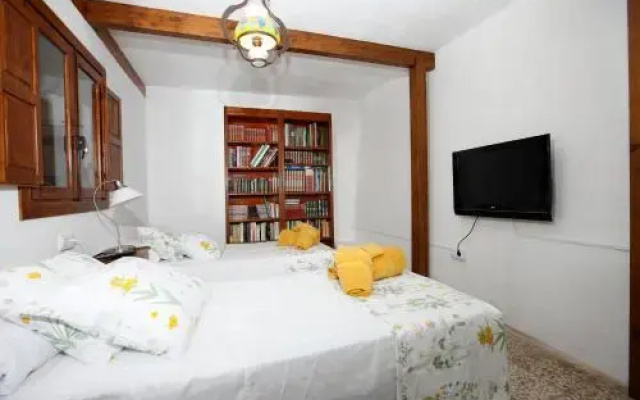 Candelaria's Mountain House (Pool & Sea Views)