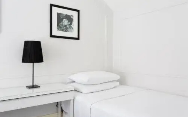 Stanhope Mews West II by Onefinestay