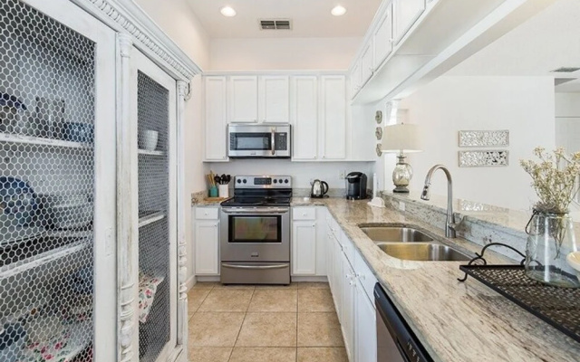 Rvh_295r Sparkling Oasis 4 Bedroom Home