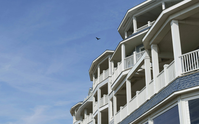 Madison Beach Hotel