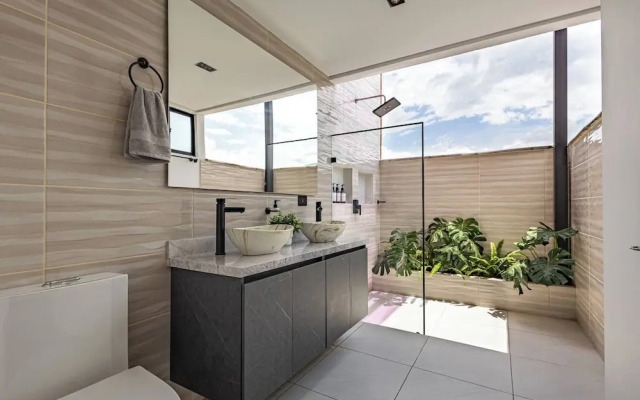 Grandioso Penthouse con Vista Panoramica y Jacuzzi