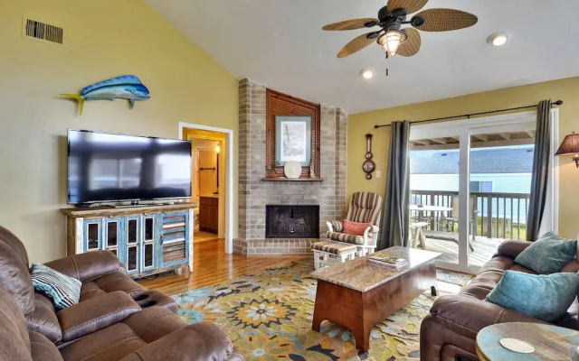 A Sunny Sandbar 3 Bedroom Home