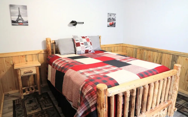 Eycat Lodging Company