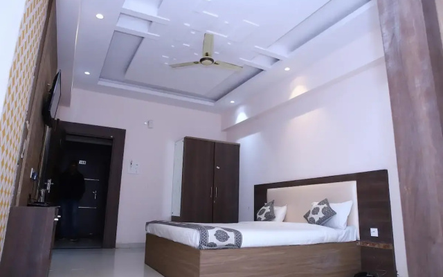 Hotel Tirupati Palace