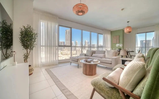 Urban Chic Downtown Apt w Dubai Fountain Views