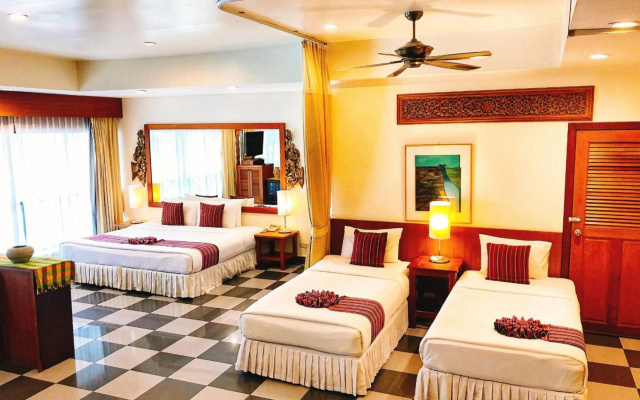 Birds and Bees Resort
