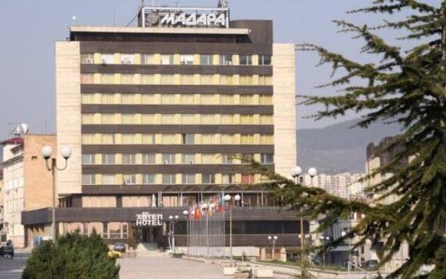Madara Hotel Шумен вид на фасад