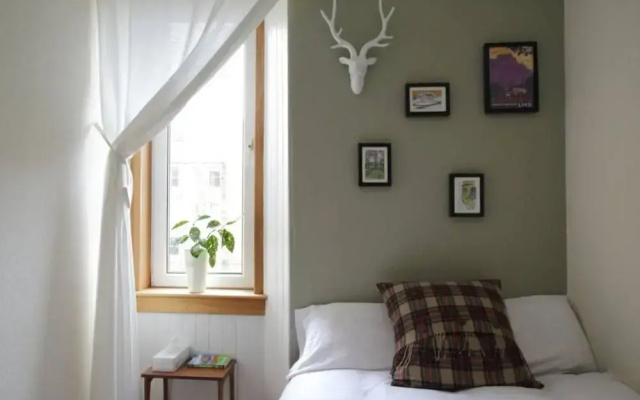 2 Bedroom Flat Near City Centre