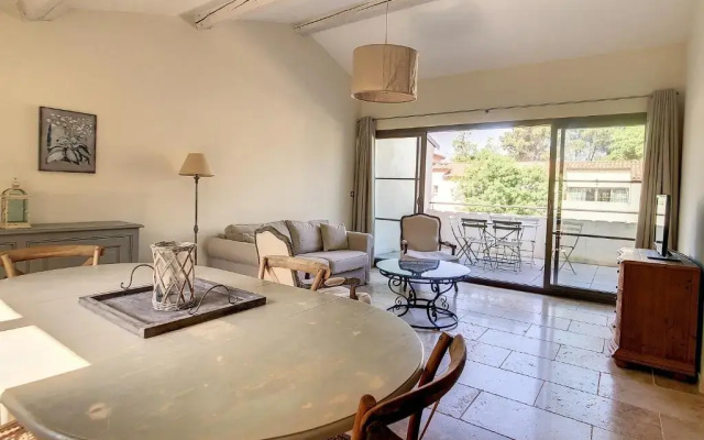 **Lovely Apartment In The Castle Of La Redorte**