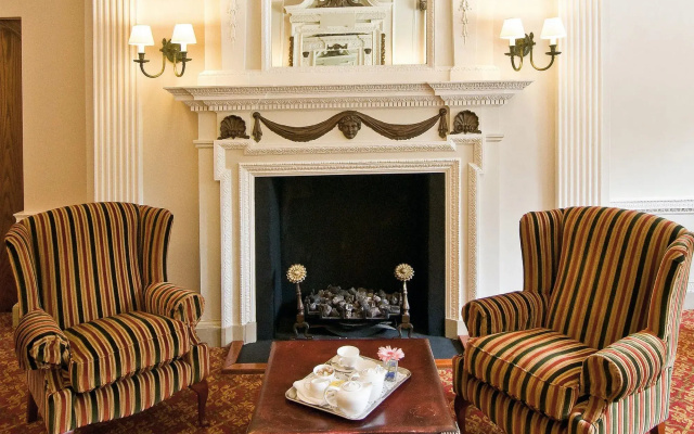 Elmers Court Hotel