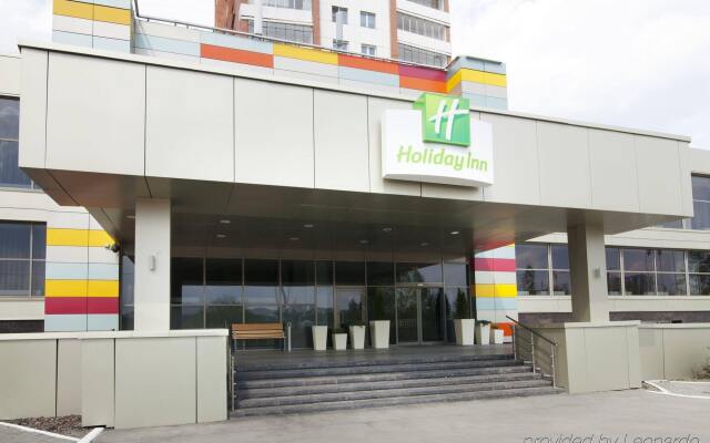 Гостиница Holiday Inn Chelyabinsk - Riverside вид на фасад