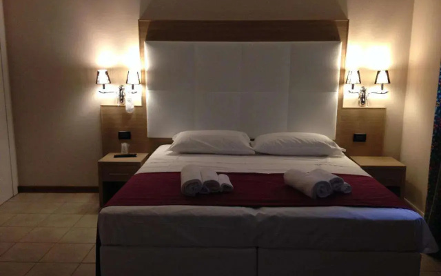 Momi's Hotel
