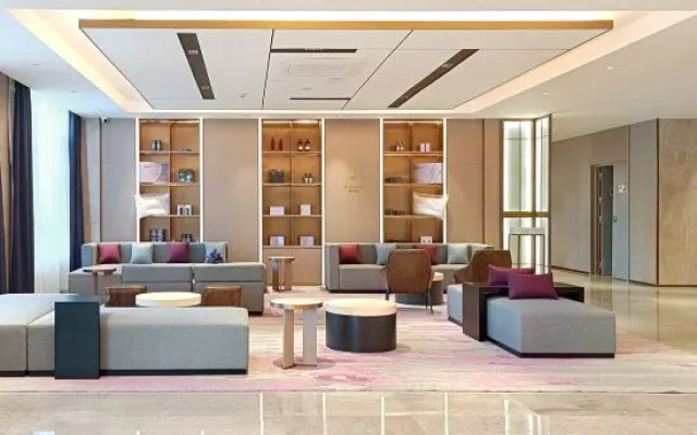 Lavande Hotel (Heqing Xinhua Branch)