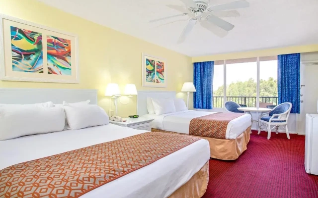 APM Inn & Suites