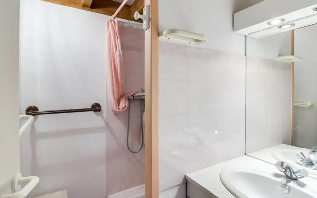Appartement Esquièze-Sère, 3 Pièces, 6 Personnes - Fr-1-402-29