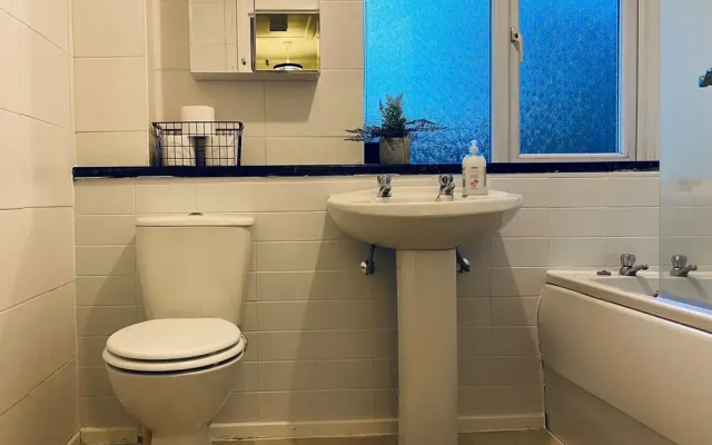 Farnham 3 Bed House